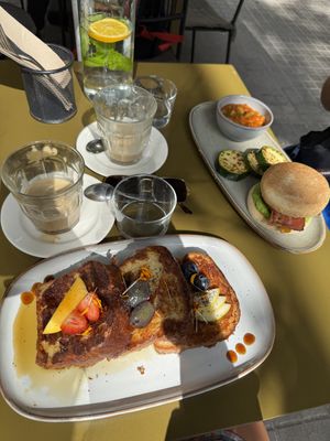   at Morgentau. in Barcelona