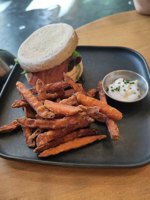 BLT and sweet potato fries at Morgentau. in Barcelona