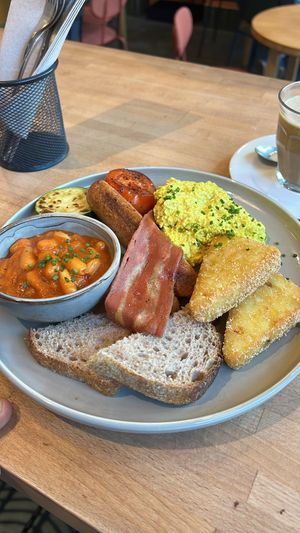 English breakfast  at Morgentau. in Barcelona