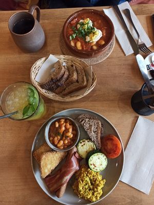 Overview of the food ordered. at Morgentau. in Barcelona