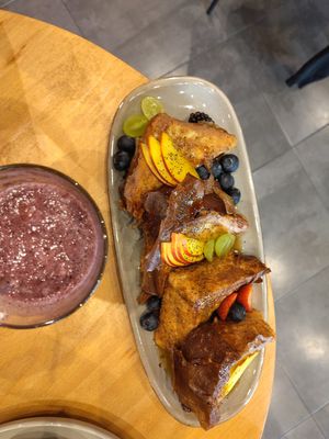 French Toast (sooo fluffy🤤) at Morgentau. in Barcelona