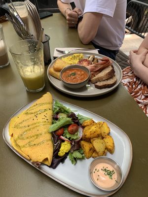   at Morgentau. in Barcelona