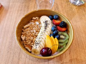 Bowl amb açai: excel·lent! at Morgentau. in Barcelona