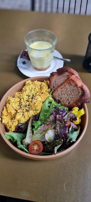 Scramble tofu at Morgentau. in Barcelona