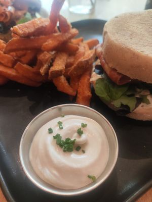 BLT con boniato fries at Morgentau. in Barcelona