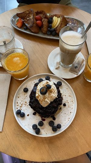 french toast and blueberry pancakes  at Morgentau. in Barcelona