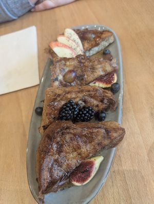 French toast with syrup at Morgentau. in Barcelona