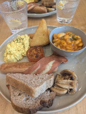 English breakfast at Morgentau. in Barcelona