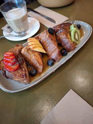 The french toast, just perfect at Morgentau. in Barcelona