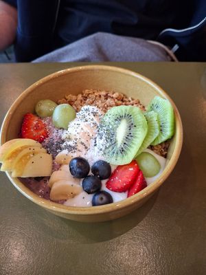 Granola at Morgentau. in Barcelona