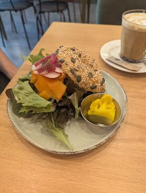 "salmon" bagel at Morgentau. in Barcelona