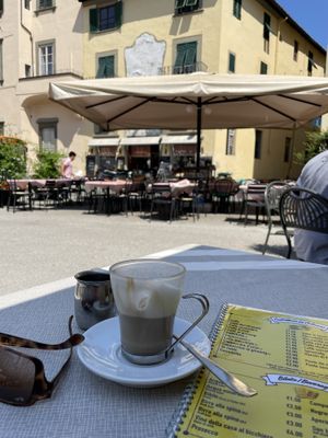 Nice terrace  at Bar Caffetteria La Colonna in Lucca