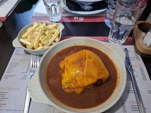 Francesinha vegan at Taska Da Su Aqueduto in Evora