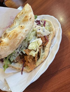 Döner im Brot- mit Getränk 13€ (10/2025)  at ISTANBUL Döner & Pizza in Offenburg