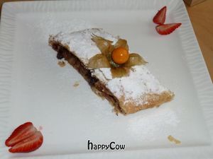 Vegan apple strudel at Cafe Ukrop in St Petersburg