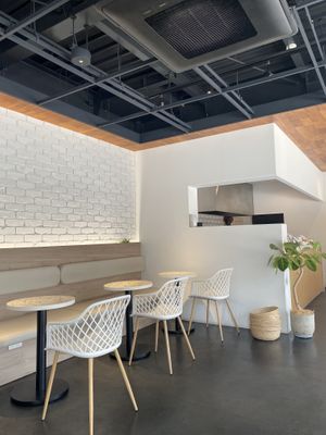 seating  at NAYAMACHI DONUTS 君に、あげる in Kyoto