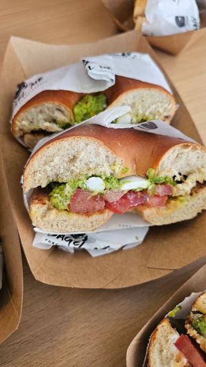 Vegan Smashed Avocado

Vegan
Tomato, fetta and chili at Bagel Me in Nicosia
