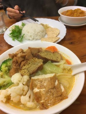 Curry at Aunty Mena's in Wellington