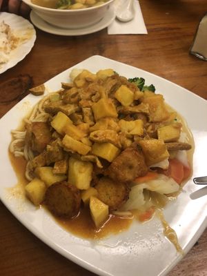 Curry noodle at Aunty Mena's in Wellington