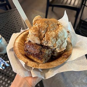 churro hot plate at Vegan Scoops in Orlando