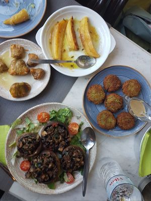 Various vegan Meze at Hamam Cafe in Rhodes