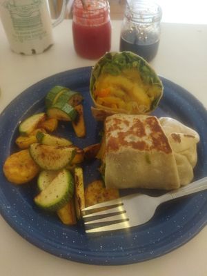 Burrito tradicional de pimiento morrón at The Veggie House in Mexico City