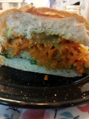 Hamburguesa de papa con quinoa #Veganuary at The Veggie House in Mexico City