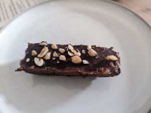 Raw vegan snickers bar at Baranka in Sopron