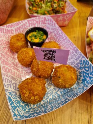 Mac n cheese balls at Vegan Junk Food Bar -  L'Eixample in Barcelona