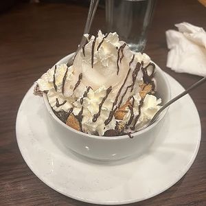 smores brownie sundae at The Chicago Diner - Logan Square in Chicago