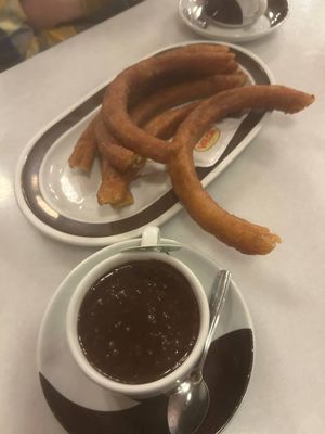 Vegan hot chocolate and churros at Chocolatería Valor in Valencia