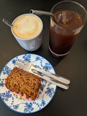 strawberry pistacho cake at Dale Café  in Madrid