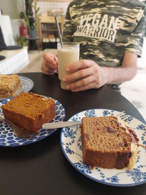 Cakes + horchata + vegan warrior at Dale Café  in Madrid