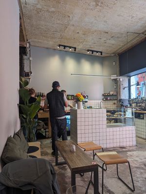  at Dale Café  in Madrid