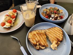  at Dale Café  in Madrid