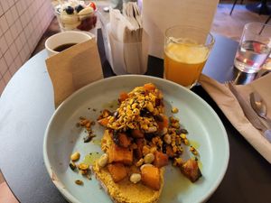  at Dale Café  in Madrid