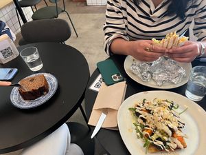  at Dale Café  in Madrid