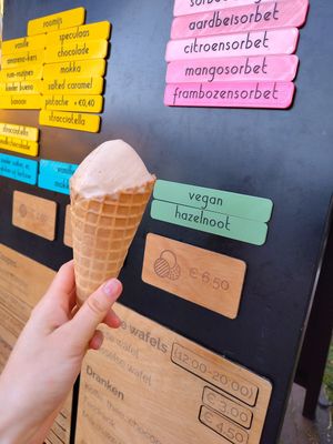 Vegan hazelnut at ijsbroers in Boortmeerbeek