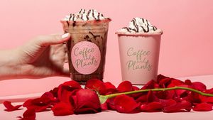  at Coffee and Plants  in Los Angeles