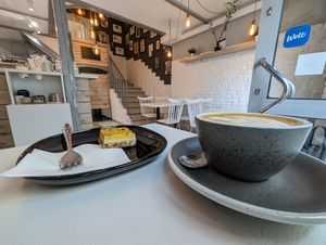 Coffee and a mango-lime slice at Brew Brothers in Budapest