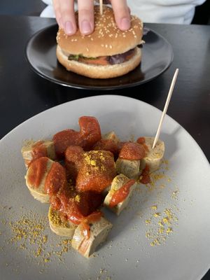 Currywurst (Toast abbestellt) & Hamburger  at Savory in Frankfurt