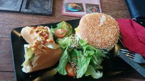 Toscana burger and hot dog at Savory in Frankfurt