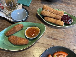 Chicken Tenders und Mozarella Sticks    at Savory in Frankfurt