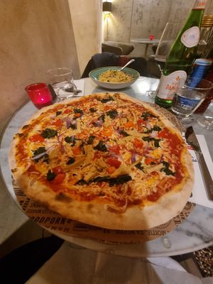 Pizza at L'Osteria in Prague