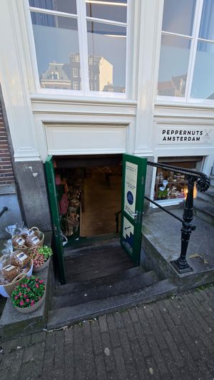 Entrance, steps going down at Peppernuts Amsterdam Bloemenmarkt in Amsterdam