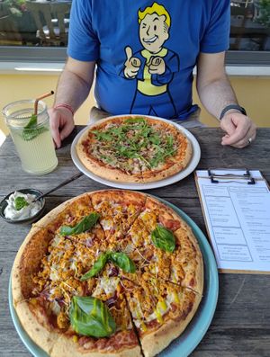 Pizza 'Mimikry' in the front, Pizza 'Shroom' in the back at NOAH in Mainz