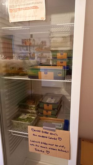 foodsharing - kühlschrank at Frau Lose in Dortmund