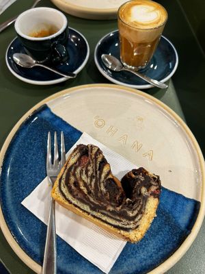 Babka, espresso and cortado at Ohana in Budapest