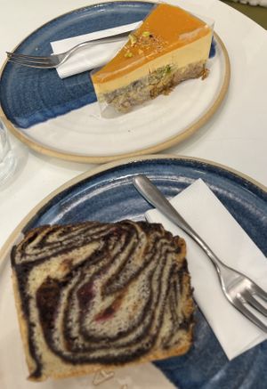 Apricot-pistachio carrot cake and Babka  at Ohana in Budapest