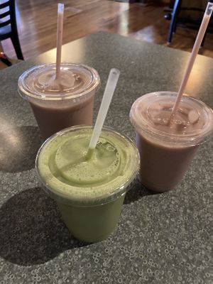 Mango banana and banana spinach smoothies, made with rice milk at Superfoods Cafe & Market in Mt Airy